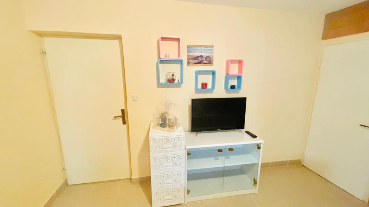 Colorful And Happy Apartment Sukosan - With Parking Sukošan Exterior foto